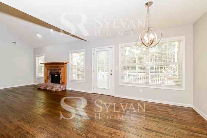 225 Alichia Ct - Photo 3 of 15