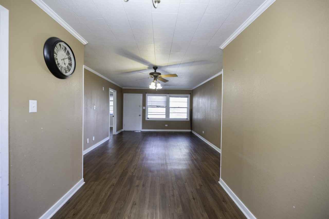 806 East Stone Street #1 - Photo 3 of 24