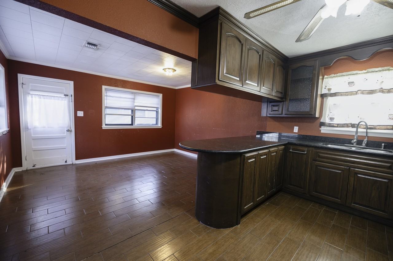 806 East Stone Street #1 - Photo 6 of 24