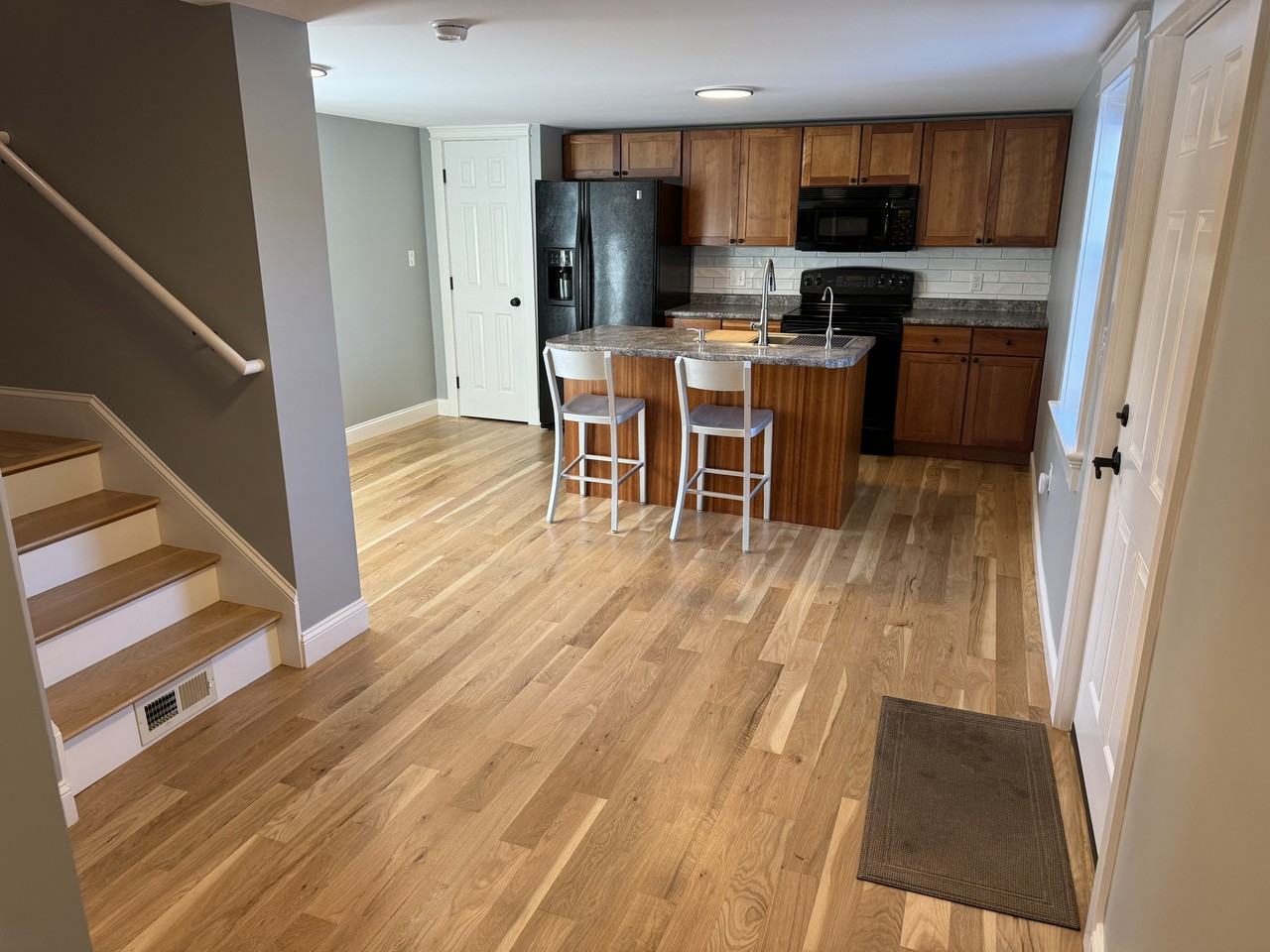 9B Winnicutt Rd #B - Photo 2 of 15