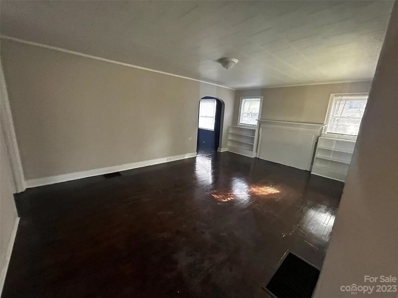 2517 Crispin Ave - Photo 6 of 17