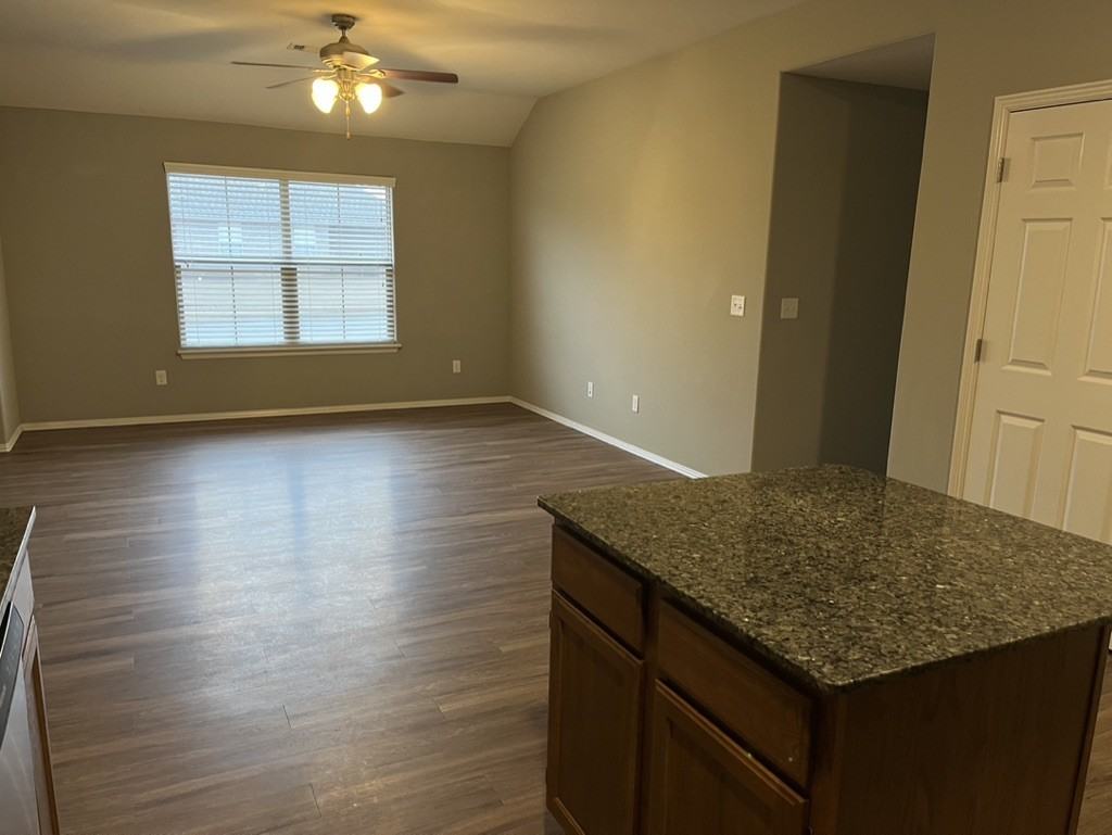 3301 Sw Windrift Ave #1 - Photo 2 of 10