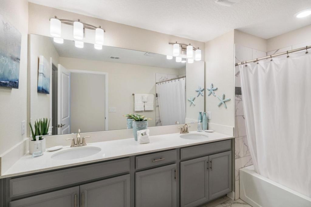 8945 Stinger Dr - Photo 4 of 24