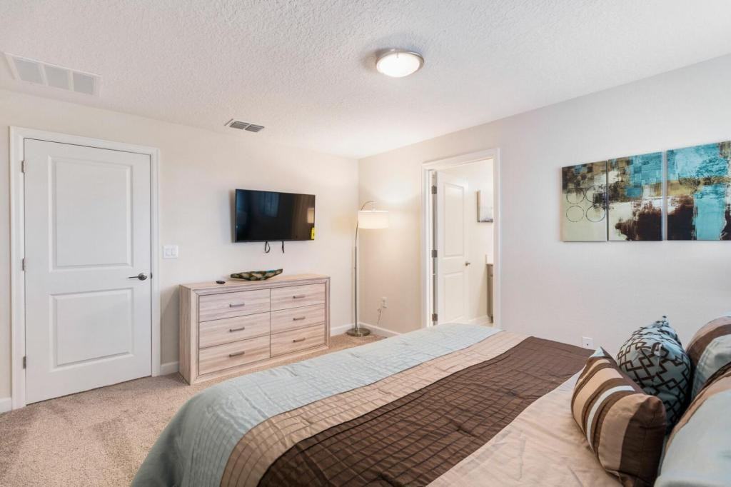 8945 Stinger Dr - Photo 5 of 24