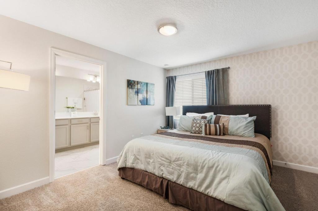 8945 Stinger Dr - Photo 6 of 24