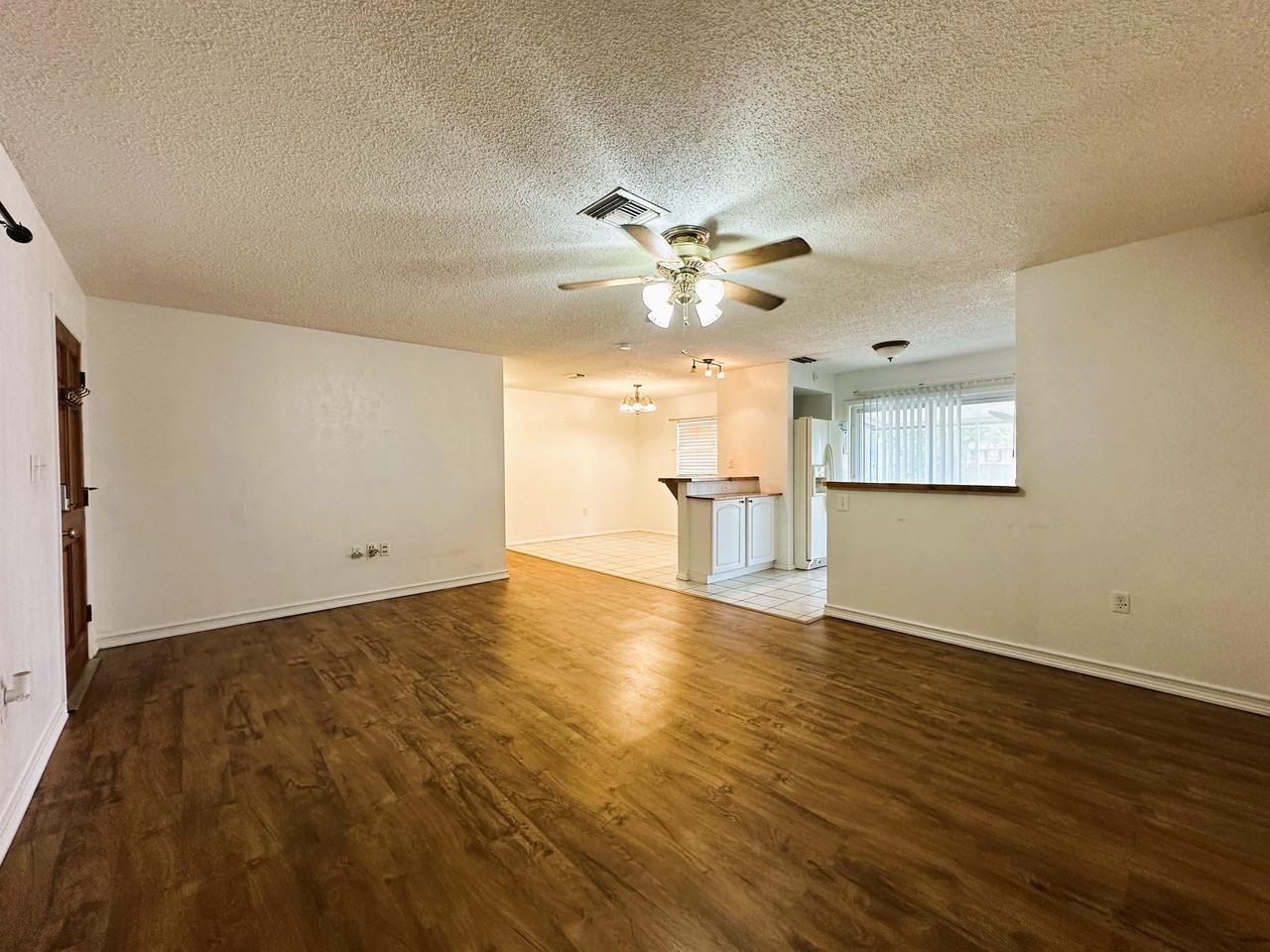 206 Babson Dr - Photo 2 of 19