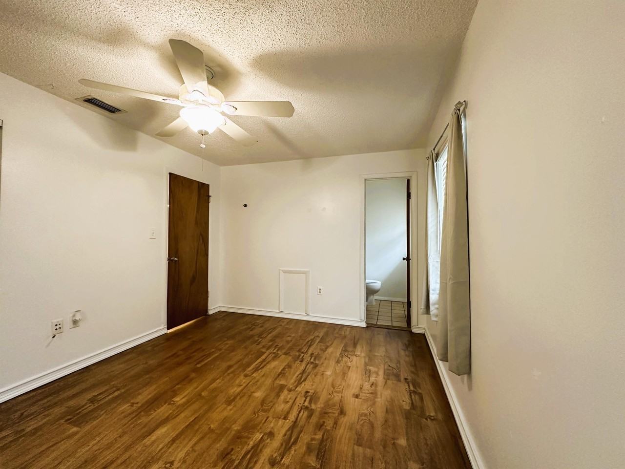 206 Babson Dr - Photo 3 of 19