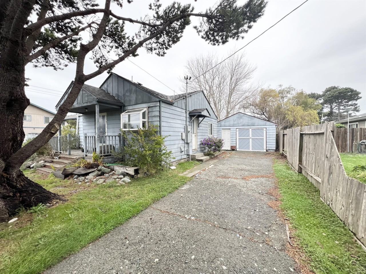 314 8th St - Photo 2 of 9