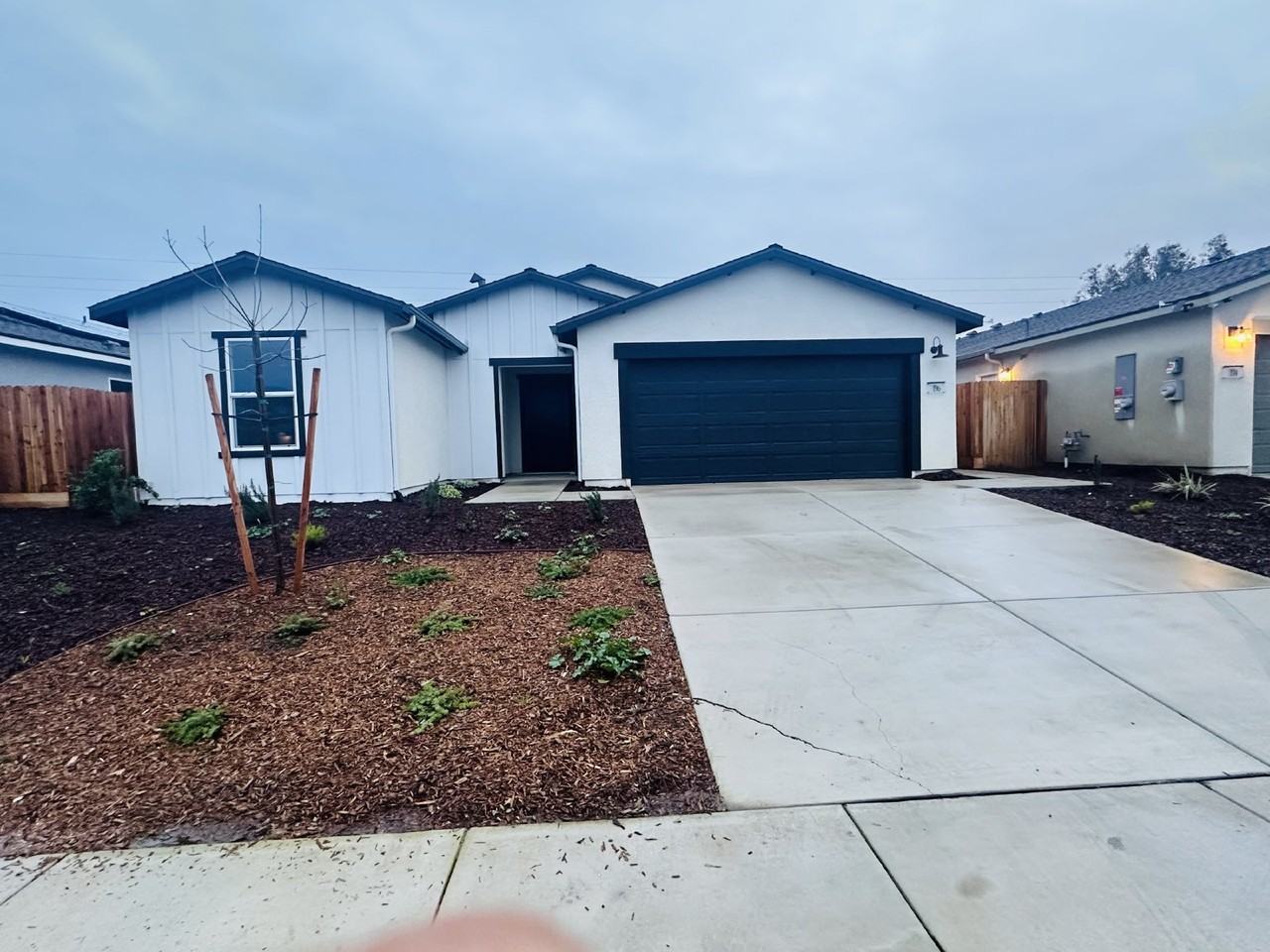 196 Grand View Ct - Photo 2 of 46