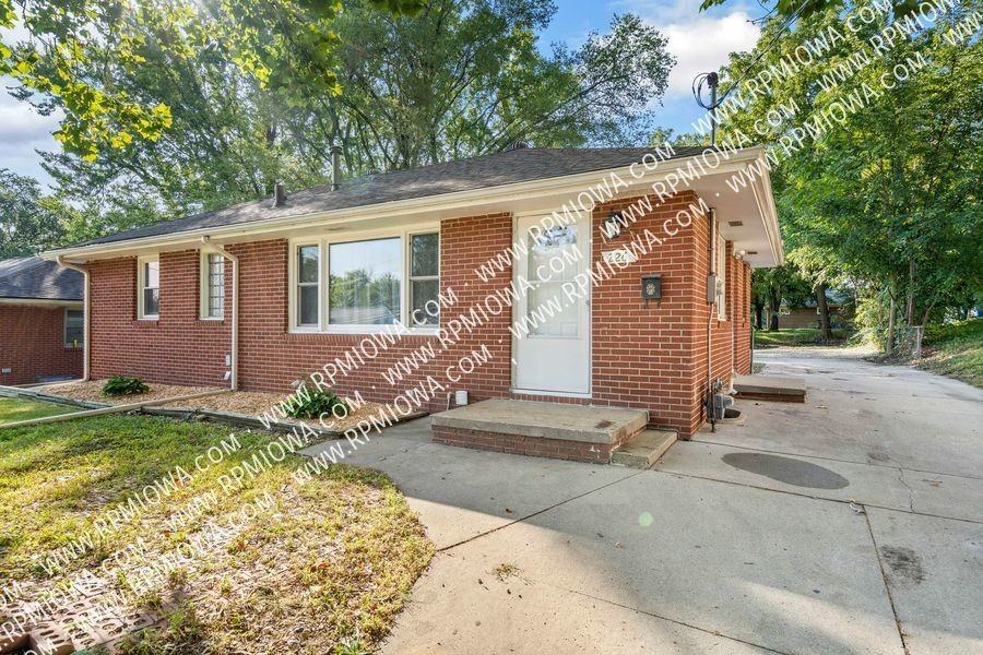 226 Park Ave - Photo 2 of 25