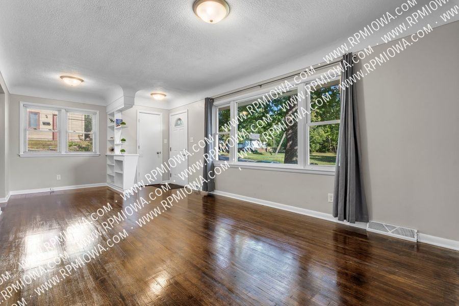 226 Park Ave - Photo 3 of 25