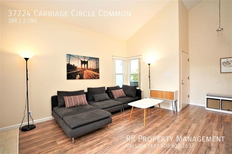 37724 Carriage Circle Cmn - Photo 3 of 18