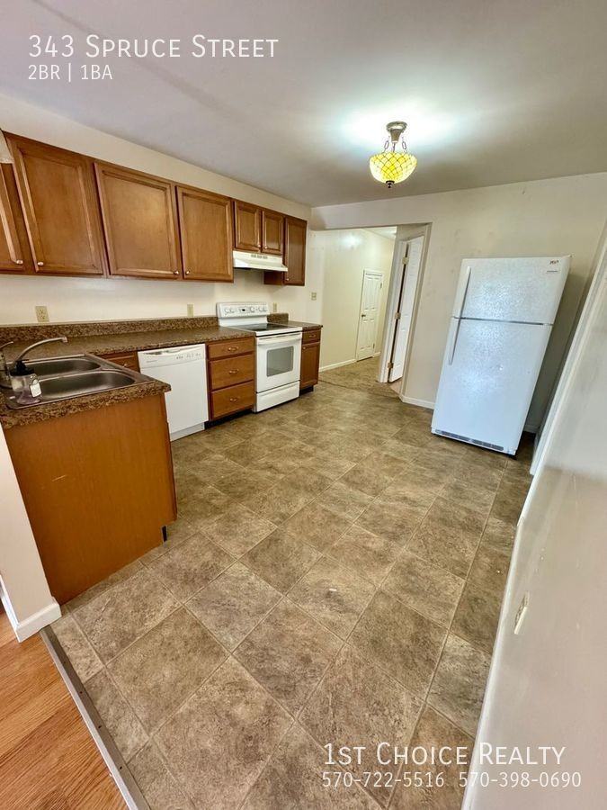 343 Spruce St - Photo 2 of 8