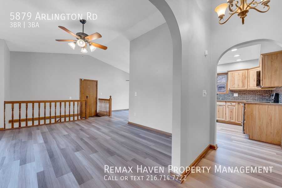 5879 Arlington Rd - Photo 2 of 32