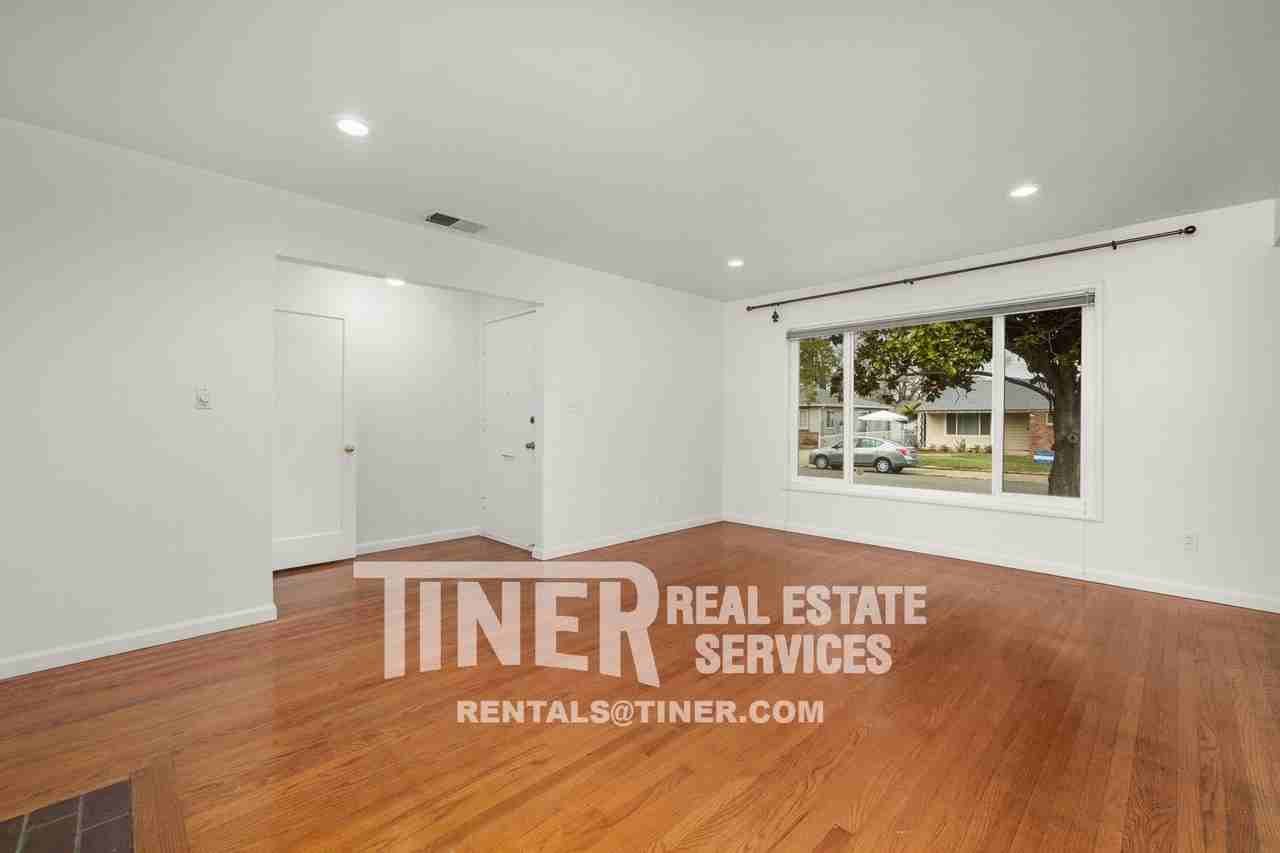 5530 36th Ave - Photo 3 of 31