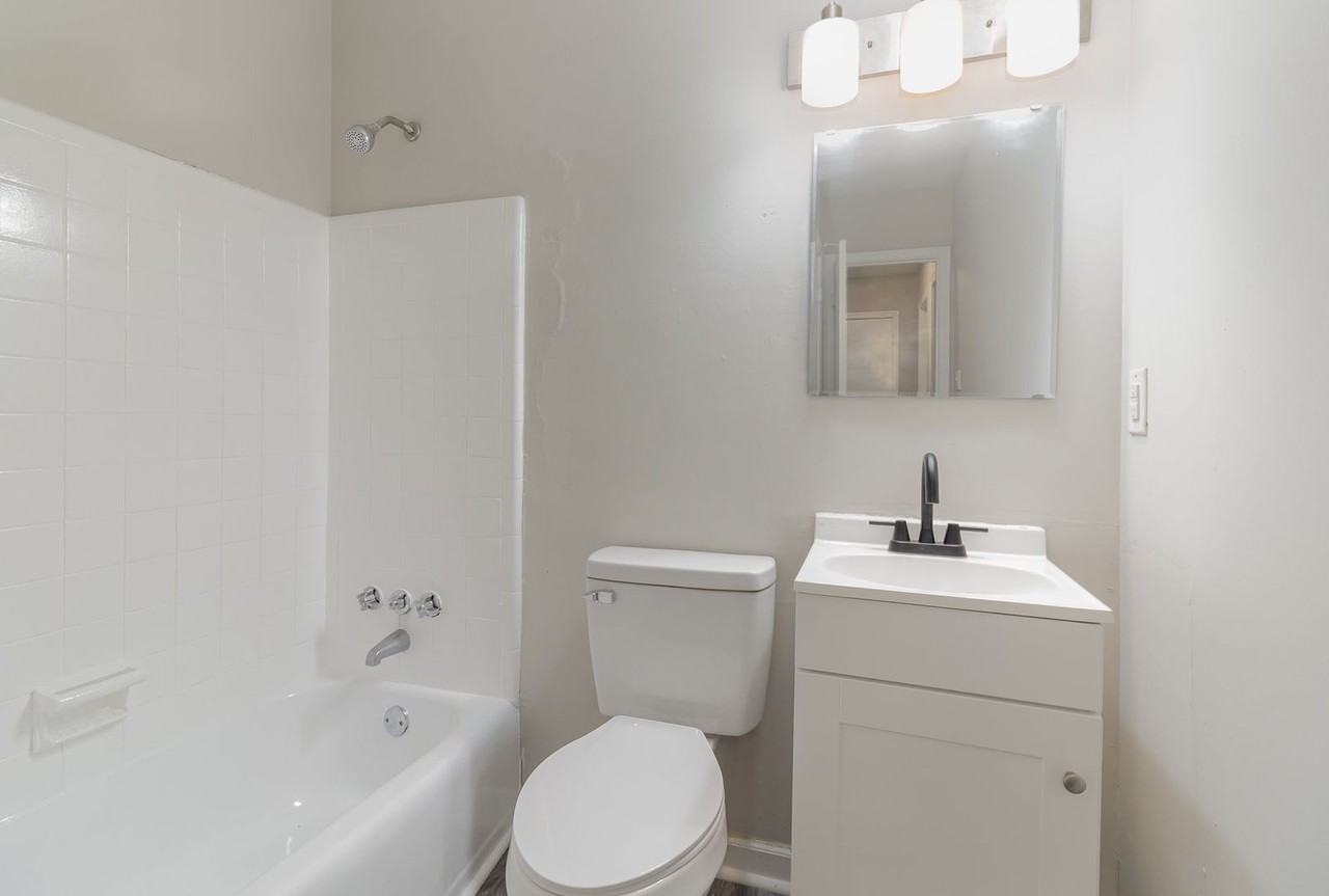 2687 Fairlawn Dr #2687D - Photo 2 of 12