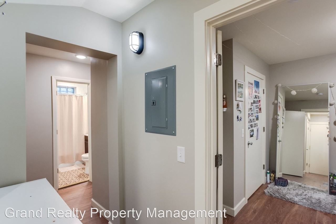 1848 Ashland Ave - Photo 3 of 38