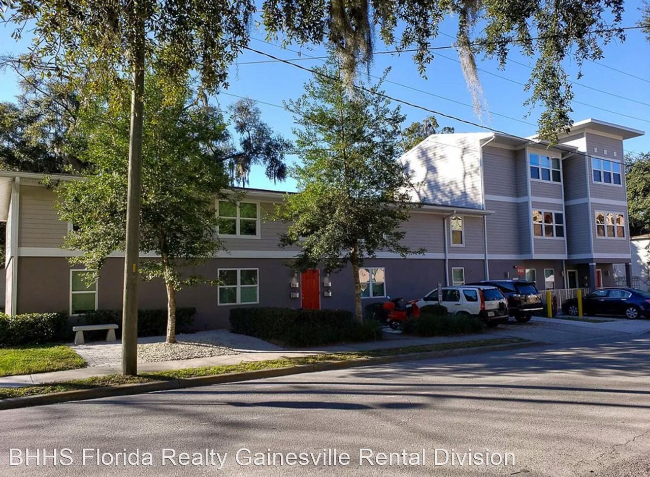 204 NW 18th Street - Photo 2 of 25