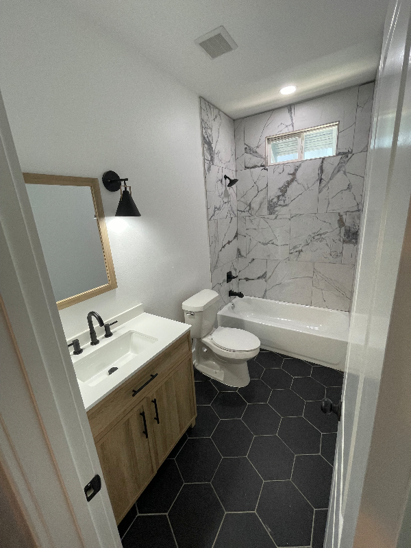 2033 Audubon St #2033 - Photo 3 of 5