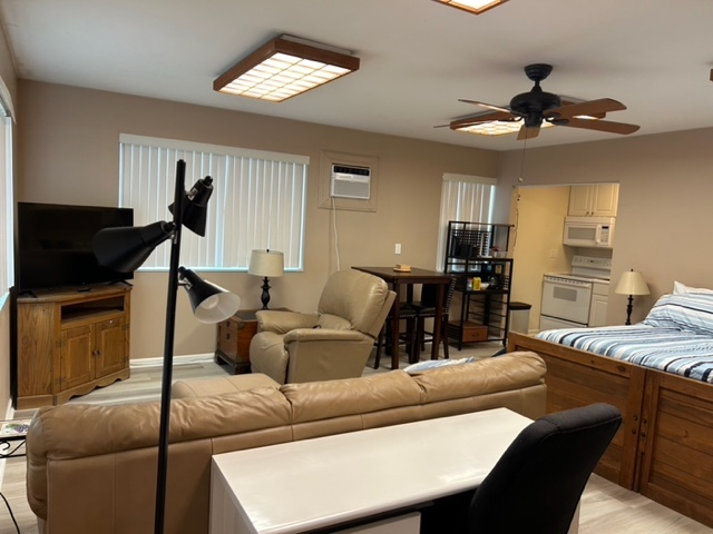 630 Northwest 7th Avenue - Photo 3 of 9