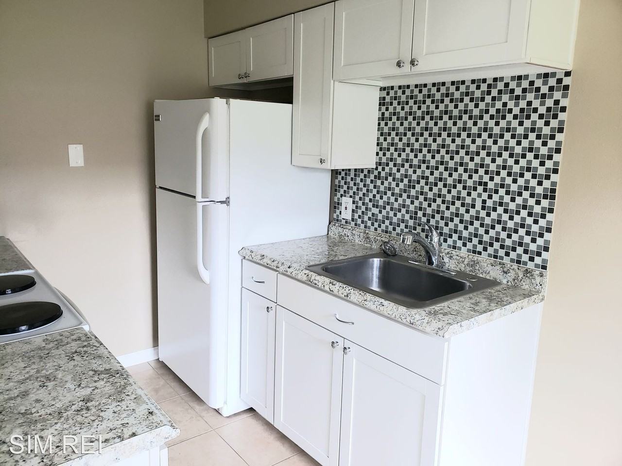 1107 North Rockingham Avenue - Photo 2 of 9