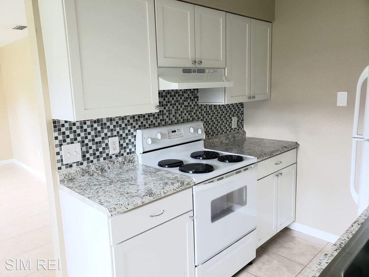 1107 North Rockingham Avenue - Photo 3 of 9