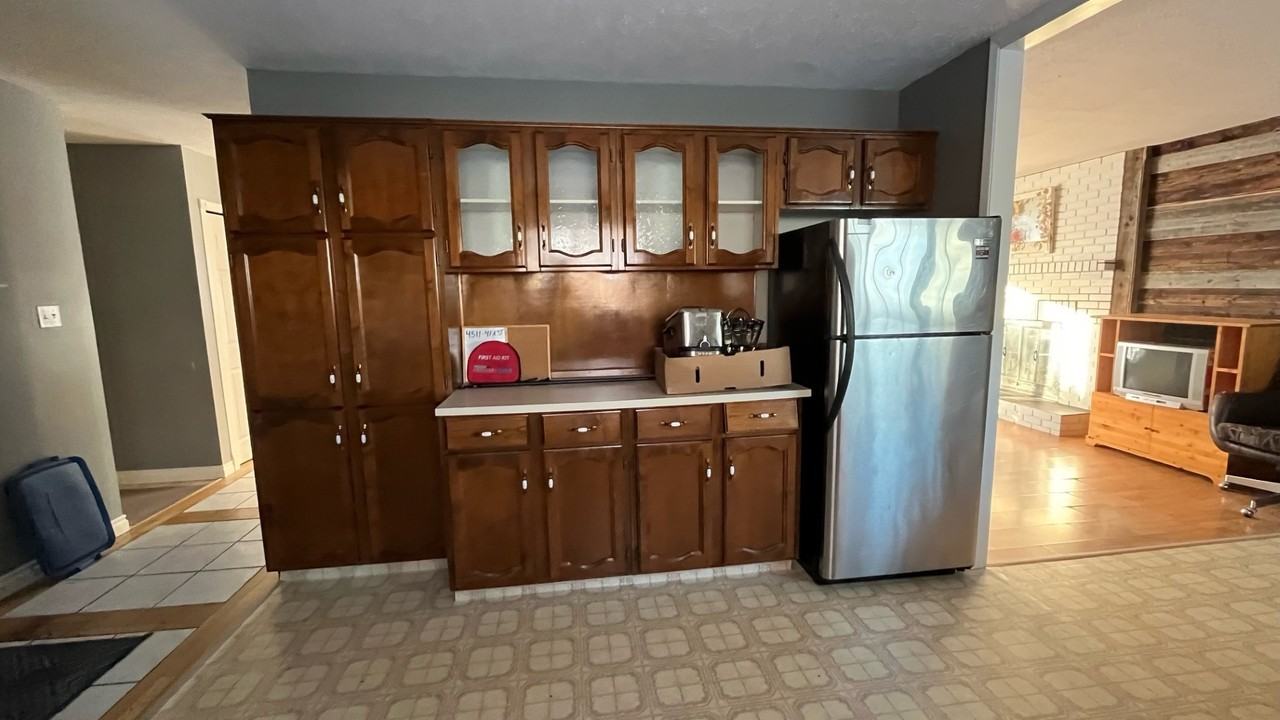 4511 41a St #1 - Photo 3 of 15