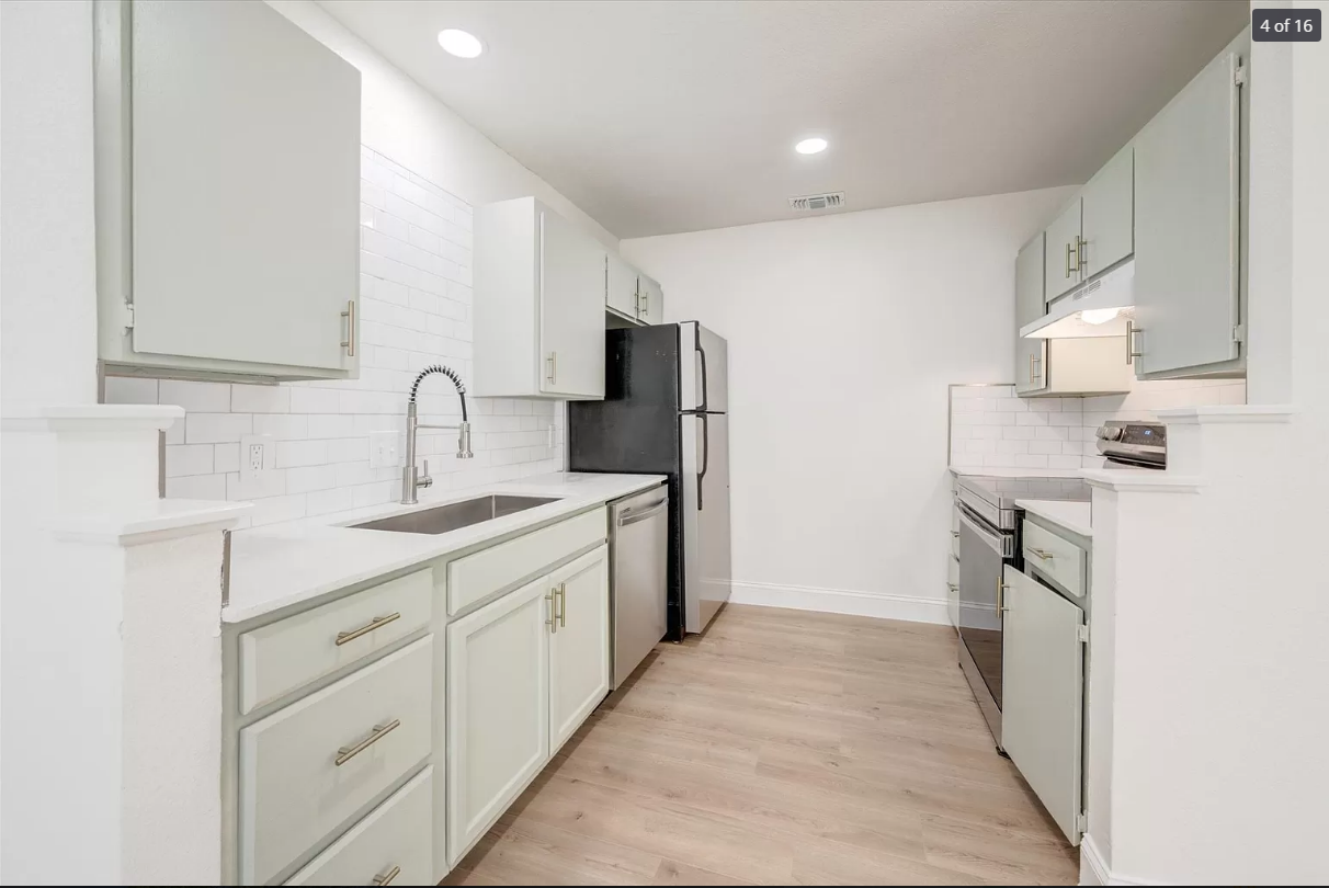 805 West Chambers Street - Photo 2 of 15