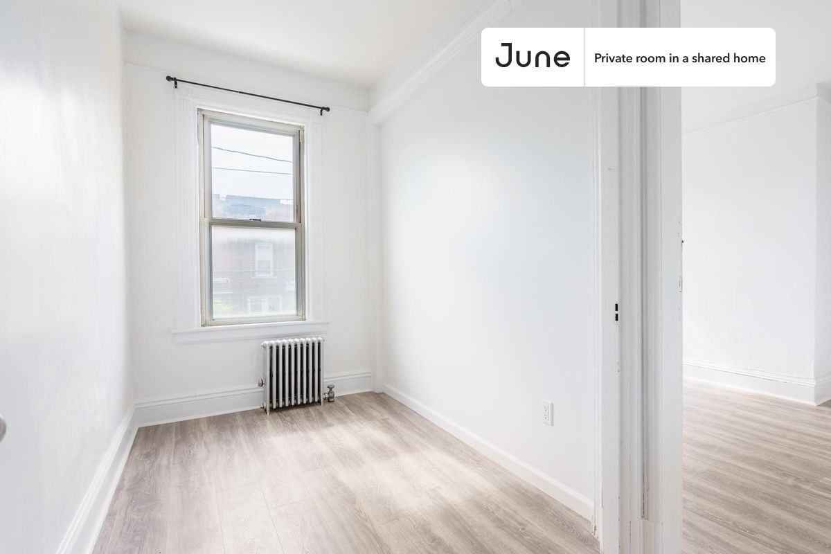 2444 43rd St #D - Photo 5 of 10
