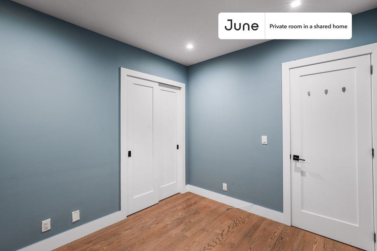 301 Saint Nicholas Ave #B - Photo 2 of 13