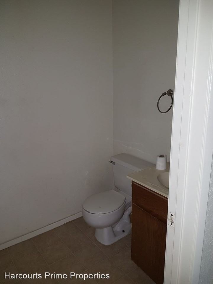 Desert Trail Apartments - Photo 3 of 11