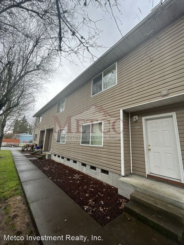 1113/15/17/19 E Chamberlain Apartments in Cottage Grove, OR 97424 Zumper