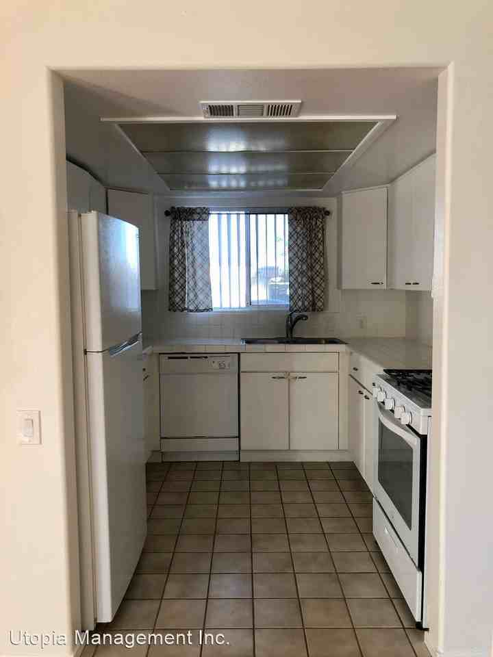 73625 Catalina Way - Photo 2 of 12