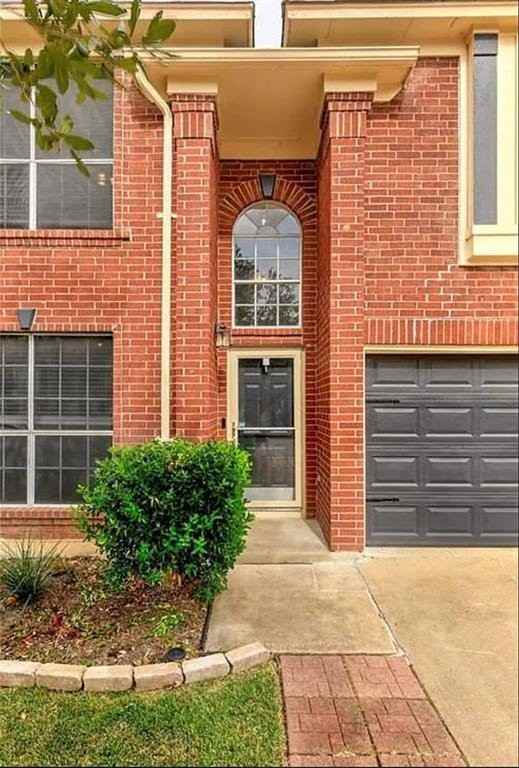 1814 Sylvia Ln - Photo 2 of 8