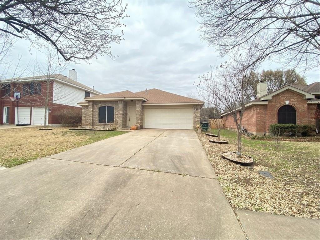 16916 Dorman Dr - Photo 3 of 8