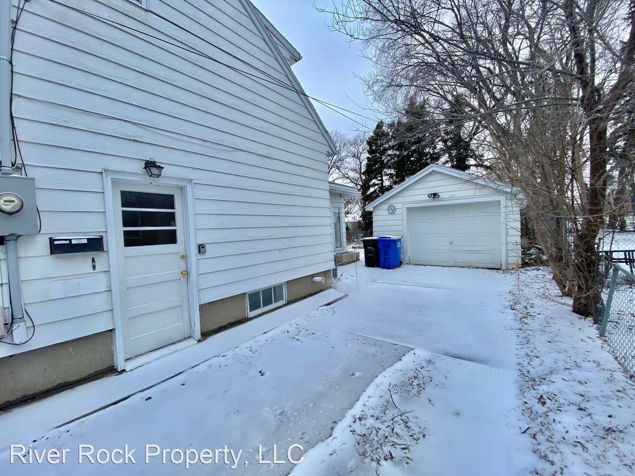 1462 12th St N - Photo 2 of 31