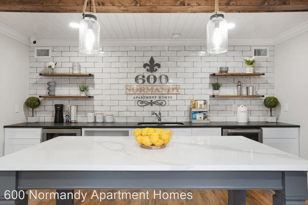 5562 E Virginia St - Photo 3 of 28