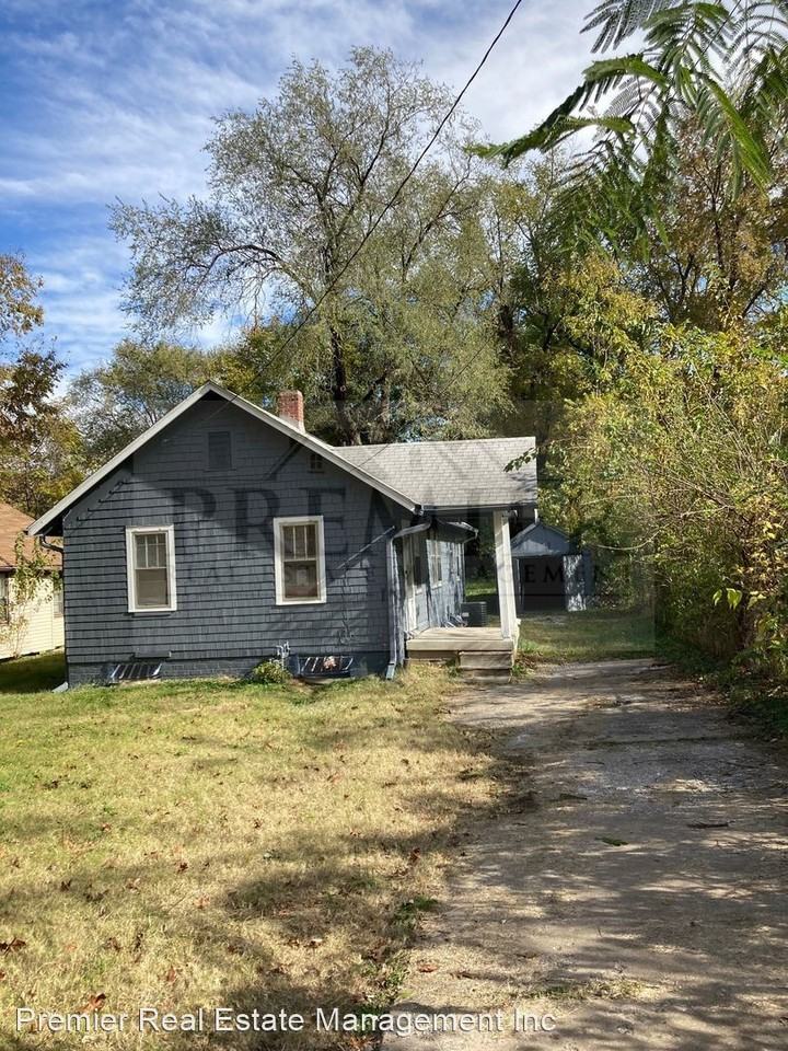 725 N Willis Ave - Photo 2 of 22