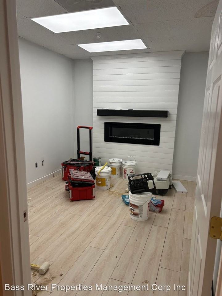 233-239 Barnstable Road - Photo 3 of 11