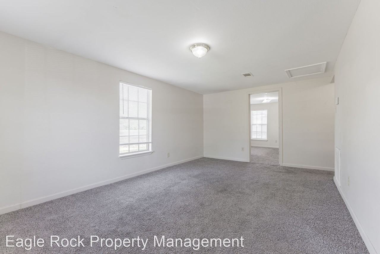 10001 Shannon Dr - Photo 2 of 11