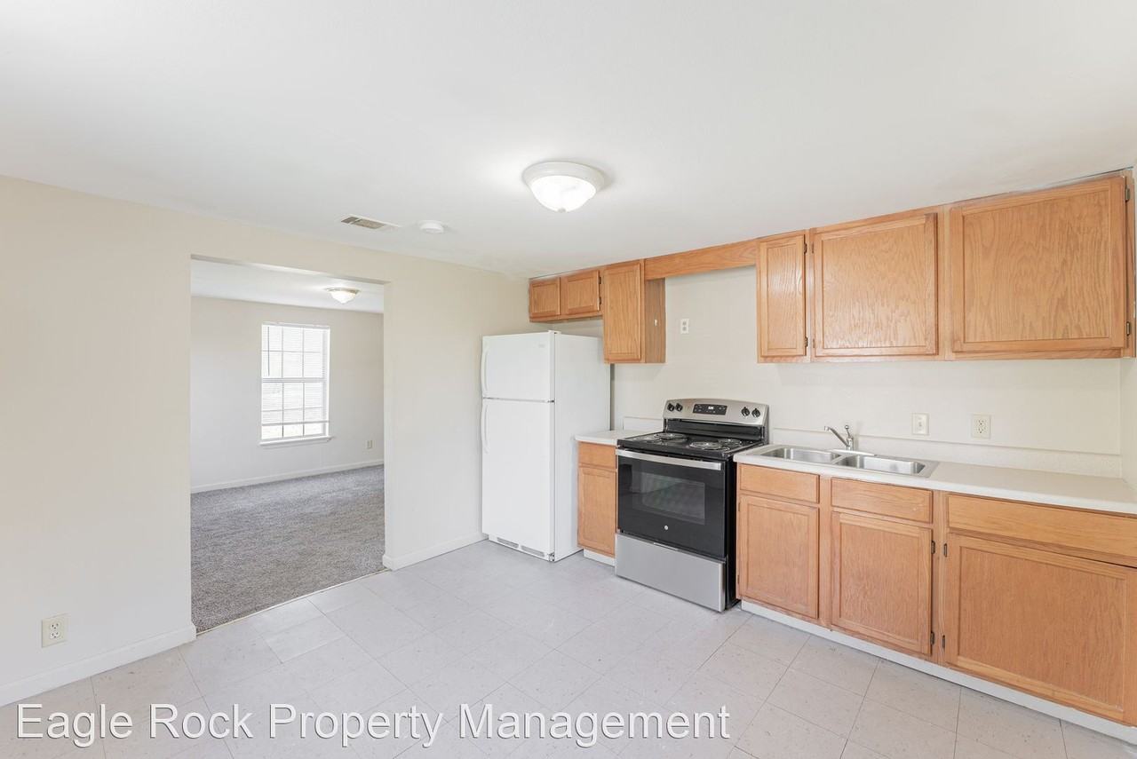 10001 Shannon Dr - Photo 3 of 11