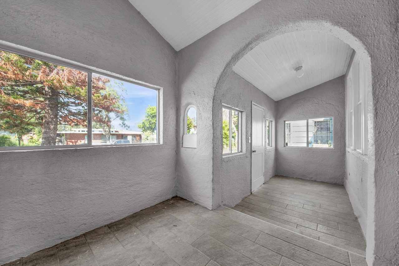 33 Avalon Dr - Photo 3 of 16