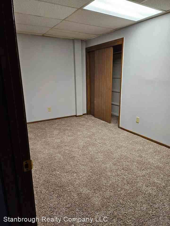 115 S 6th Street - Photo 3 of 8