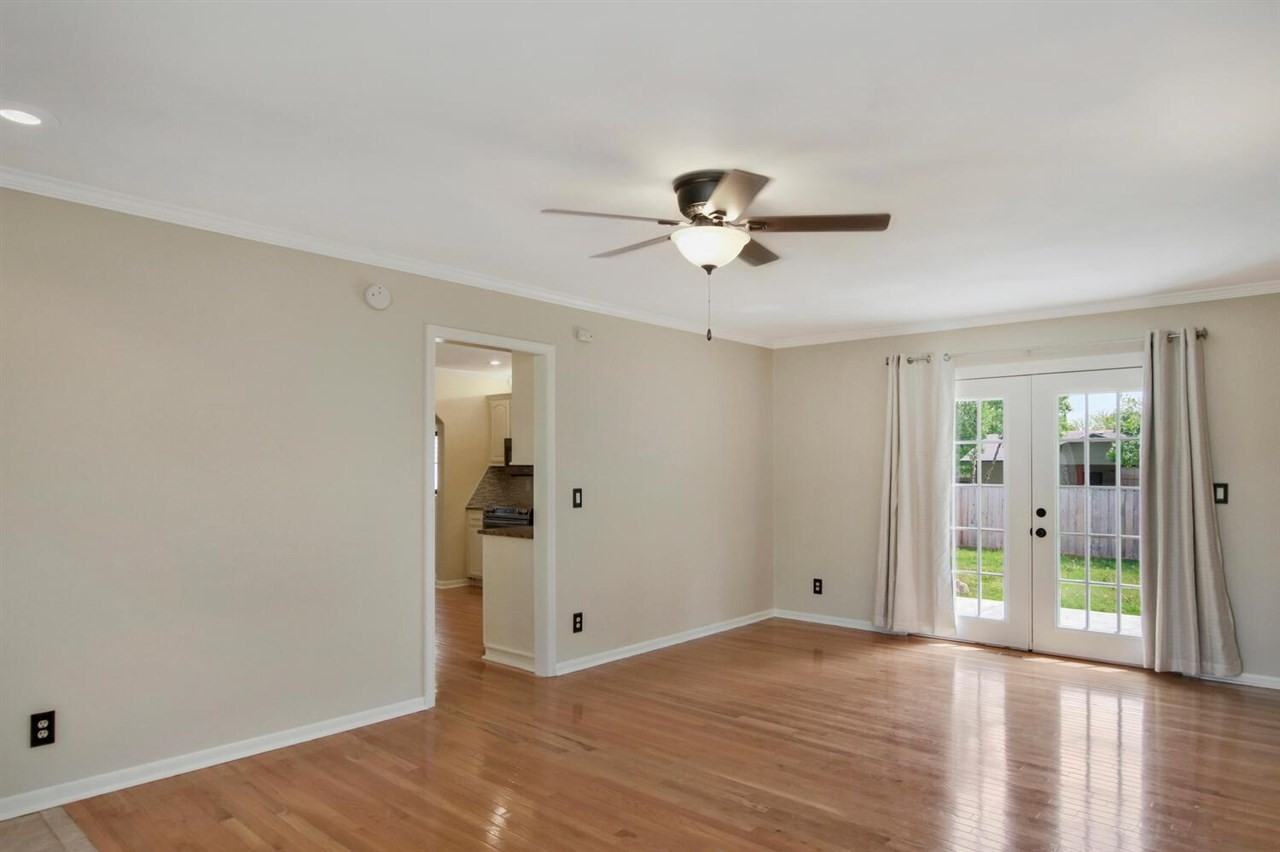 4036 N Edgemoor St - Photo 3 of 36