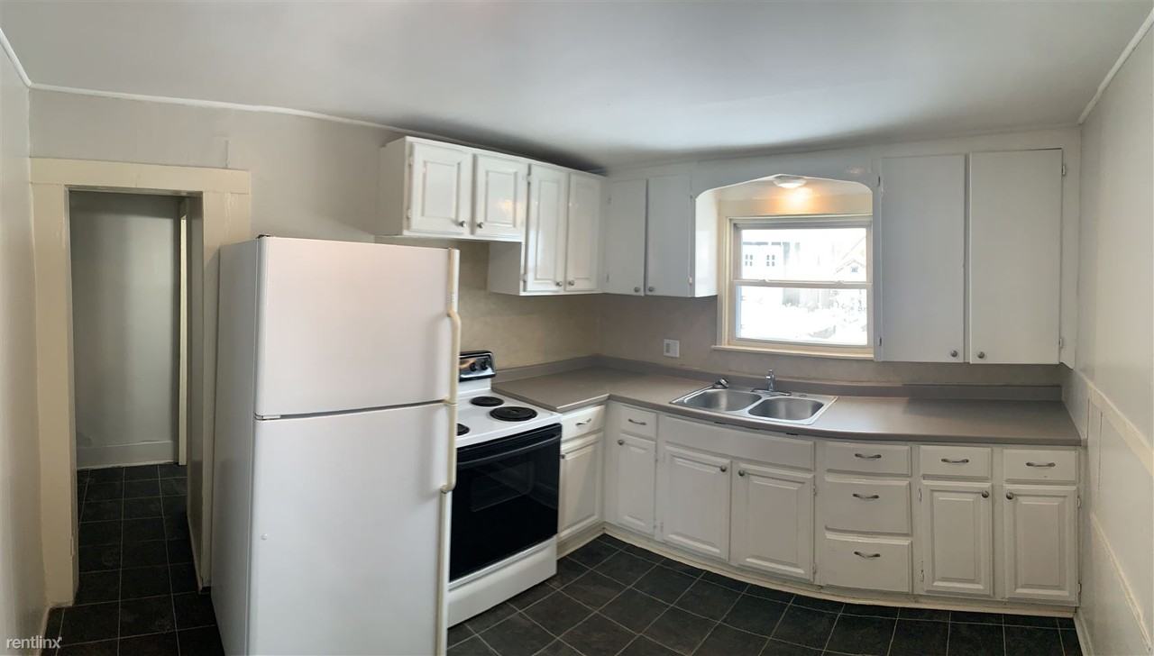 426 Howard St Se - Photo 2 of 15