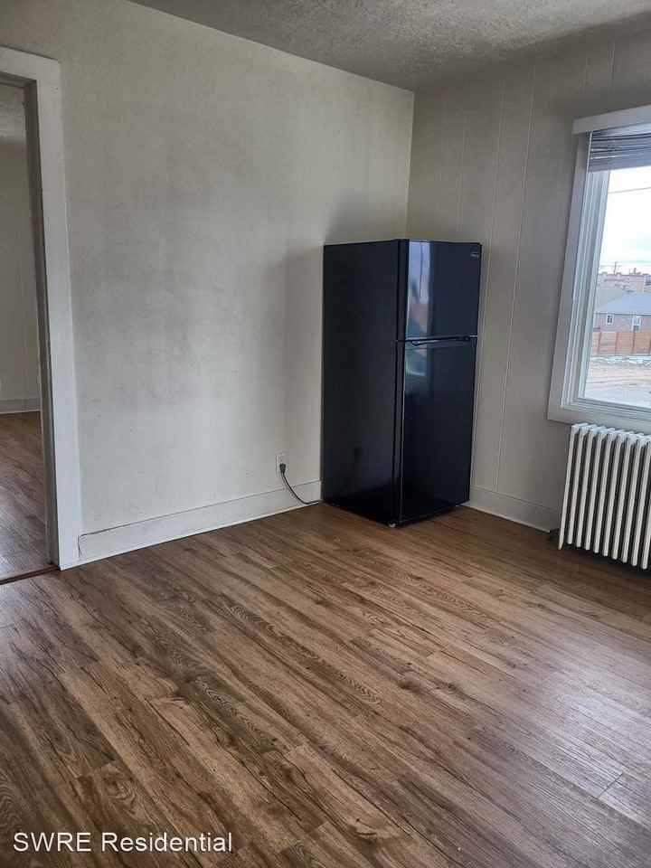 814 7th Street Units 1-6 - Photo 2 of 3