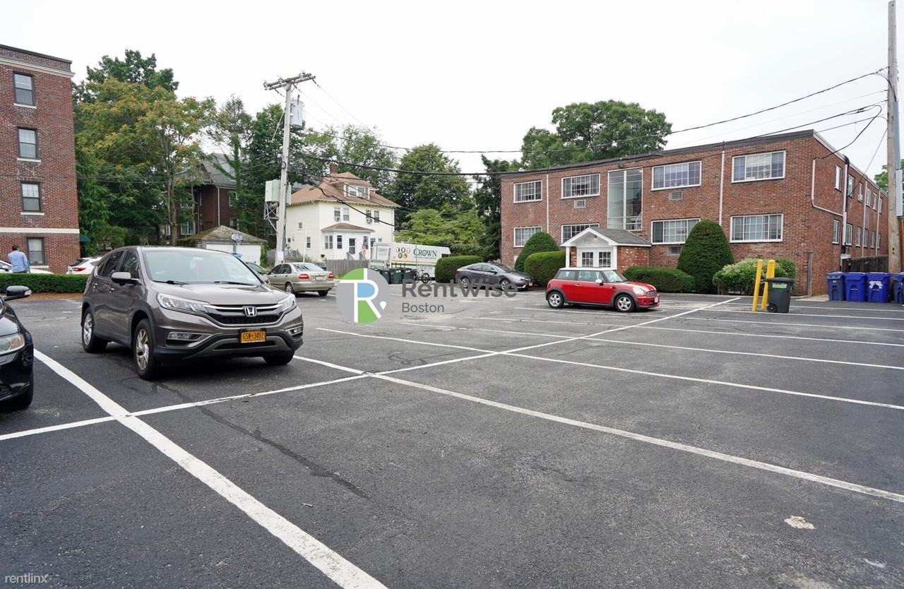 11 Embassy Rd - Photo 2 of 3