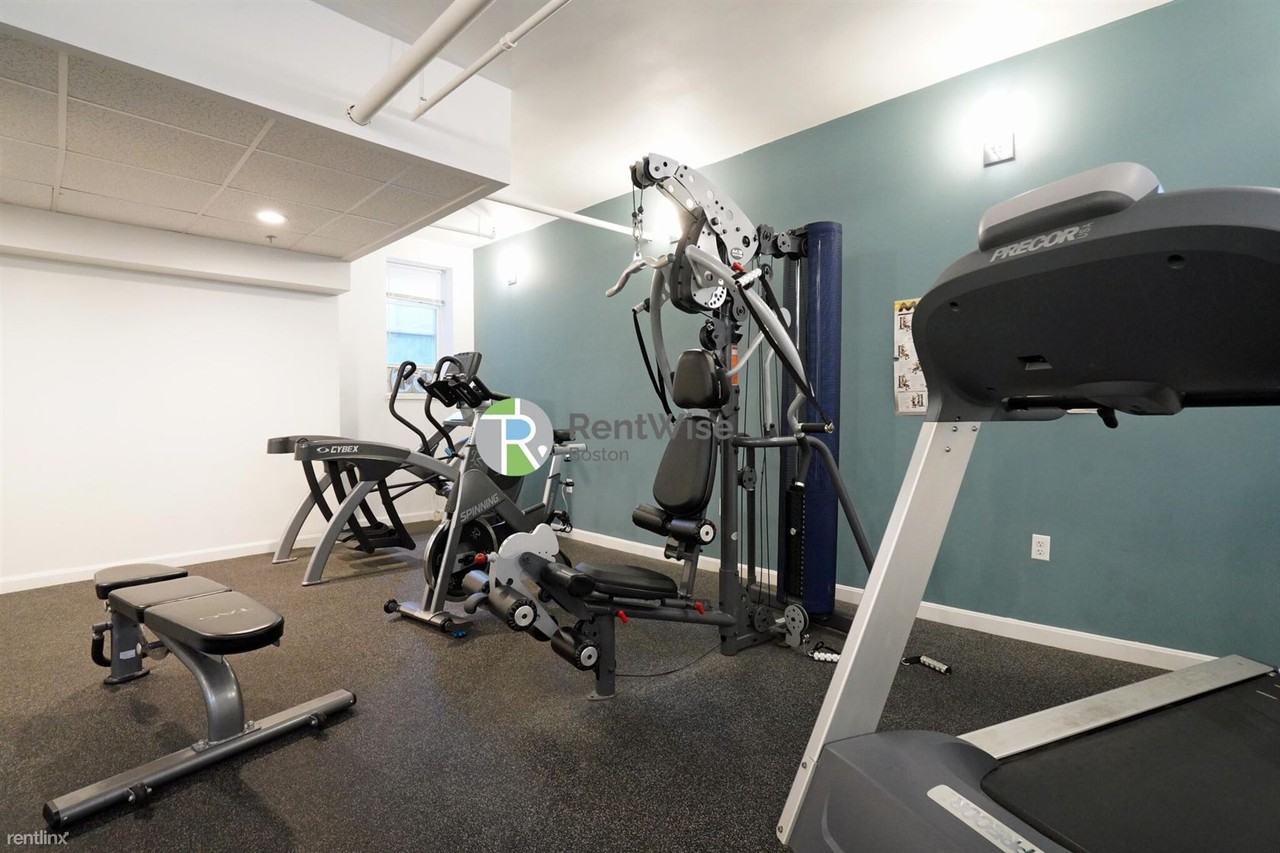 42 Strathmore Rd - Photo 2 of 5