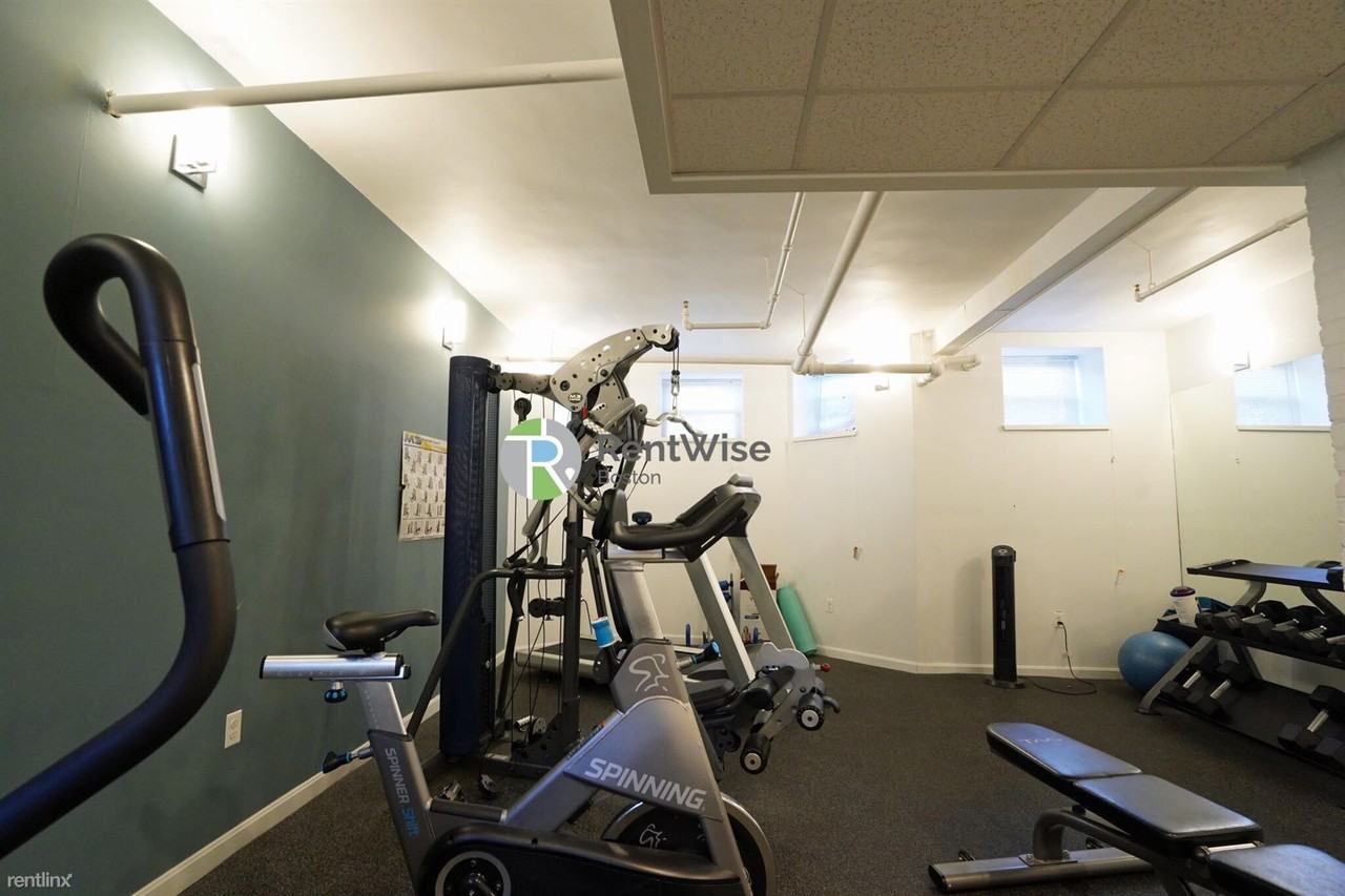 42 Strathmore Rd - Photo 3 of 5