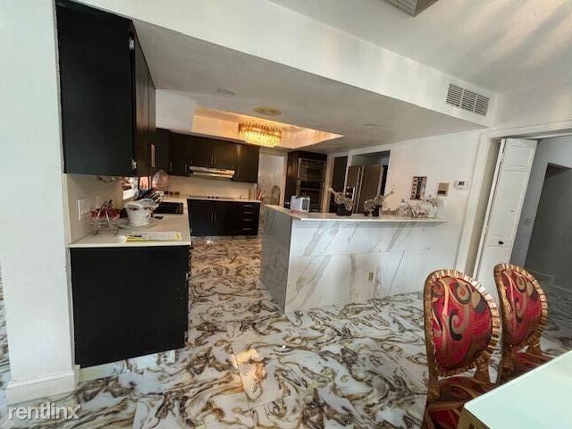 3210 Medinah Cir E - Photo 2 of 29